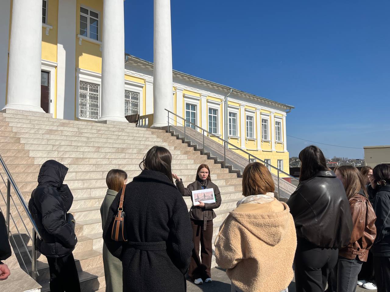 Экскурсия "Знакомьтесь, Воложин!" для молодых специалистов в сфере образования